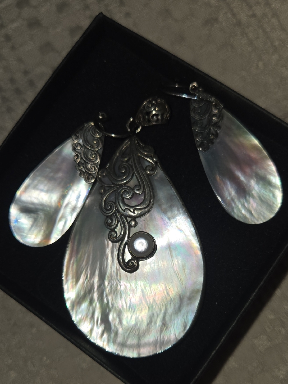 Iridescent Mother-of-Pearl Teardrop Pendant and Earring Set